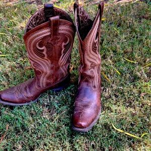 ARIAT COWBOY BOOTS